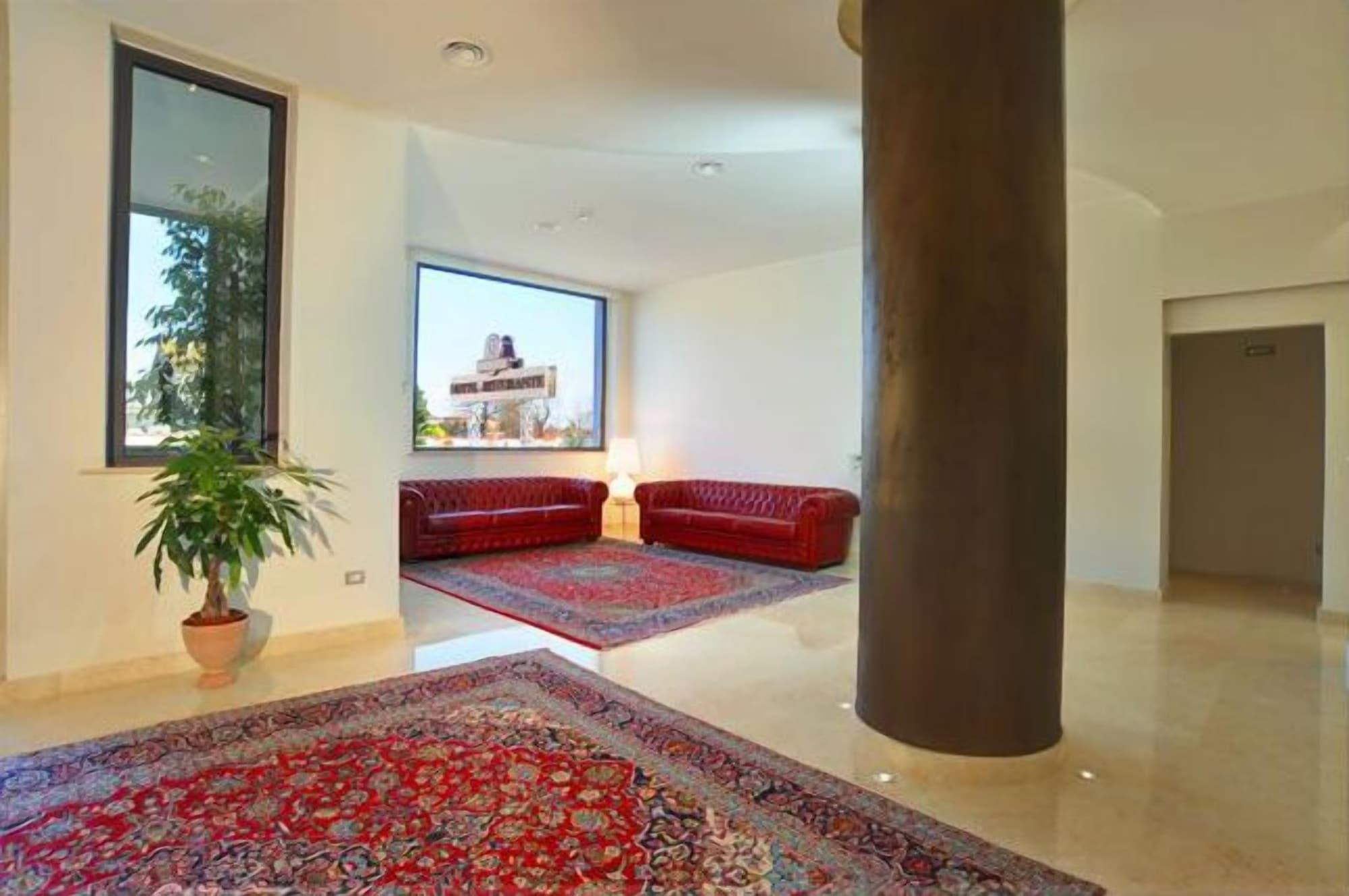 Vista Lobby Hotel Massimino