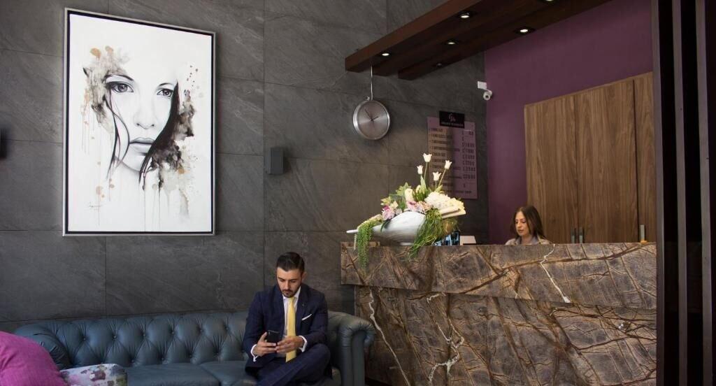 Vista Lobby Grand Marques