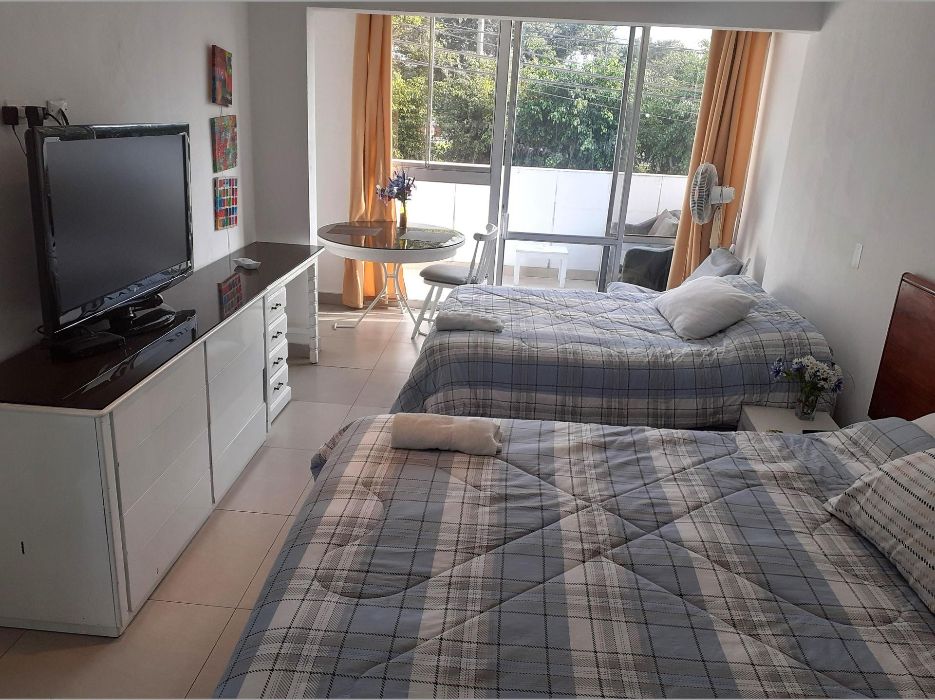 Set de Habitación Monterico Suites Hotel
