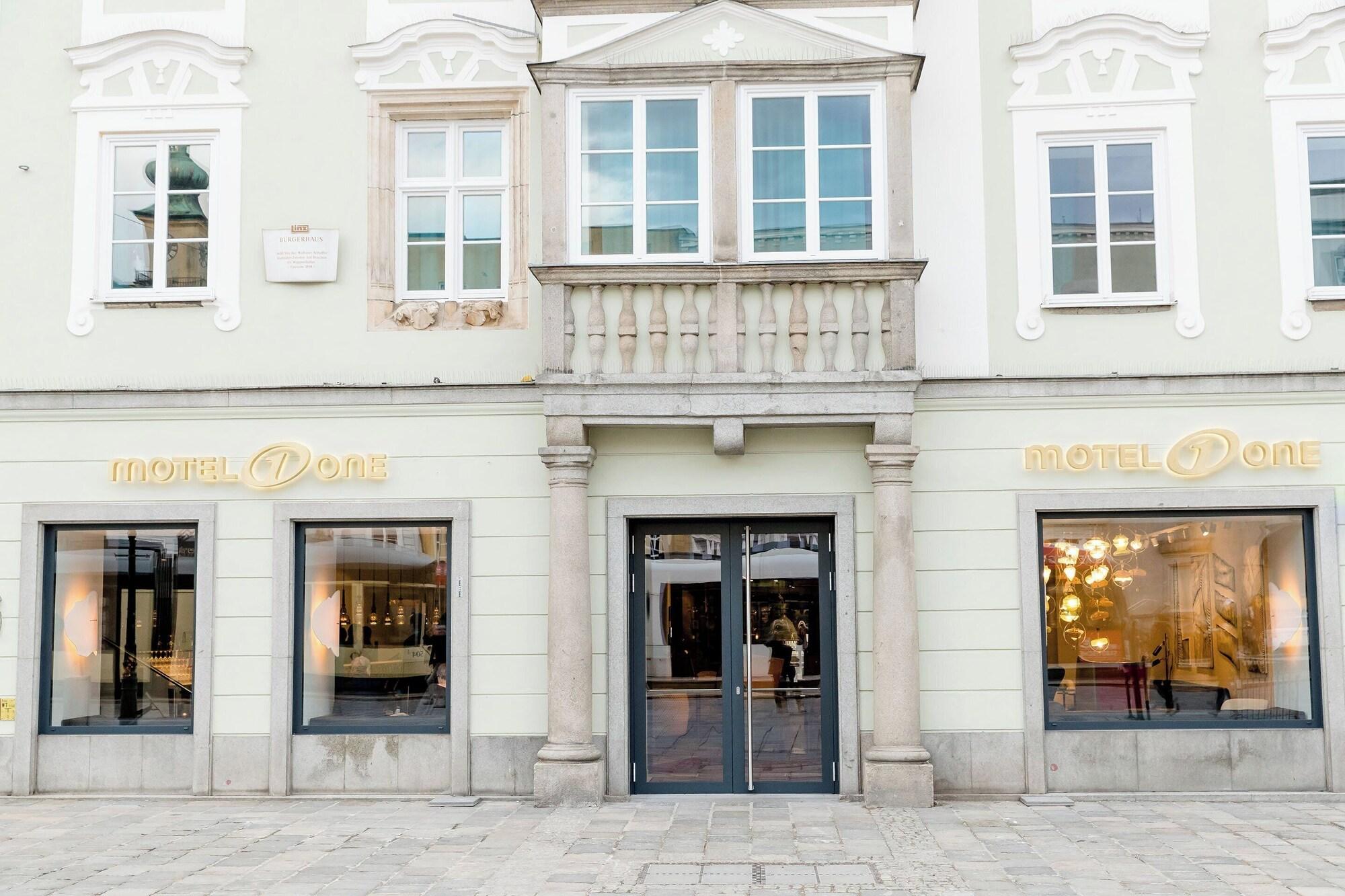 Vista Exterior Motel One Linz - Hauptplatz