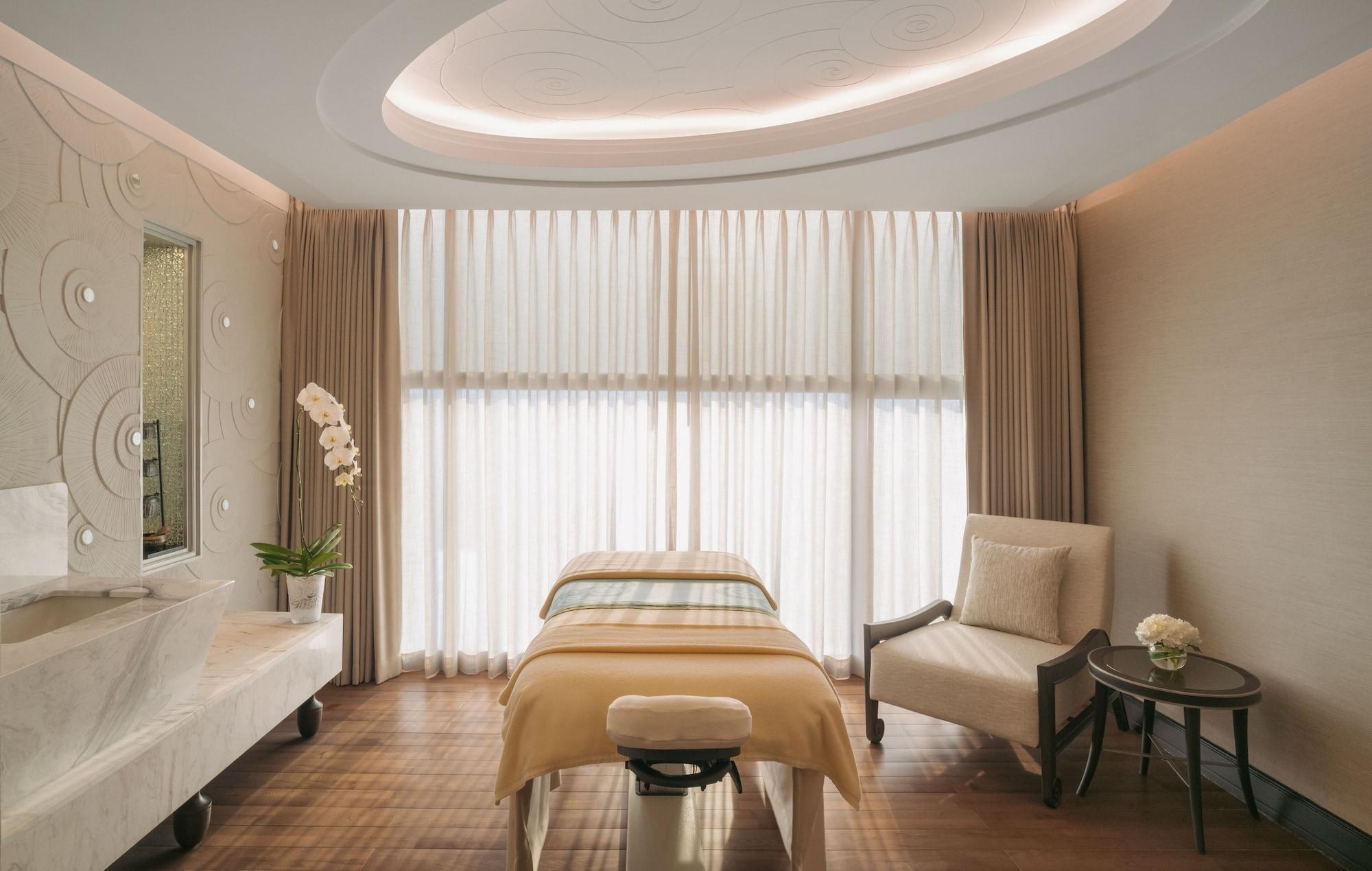 Spa Holiday Inn Bangkok by IHG