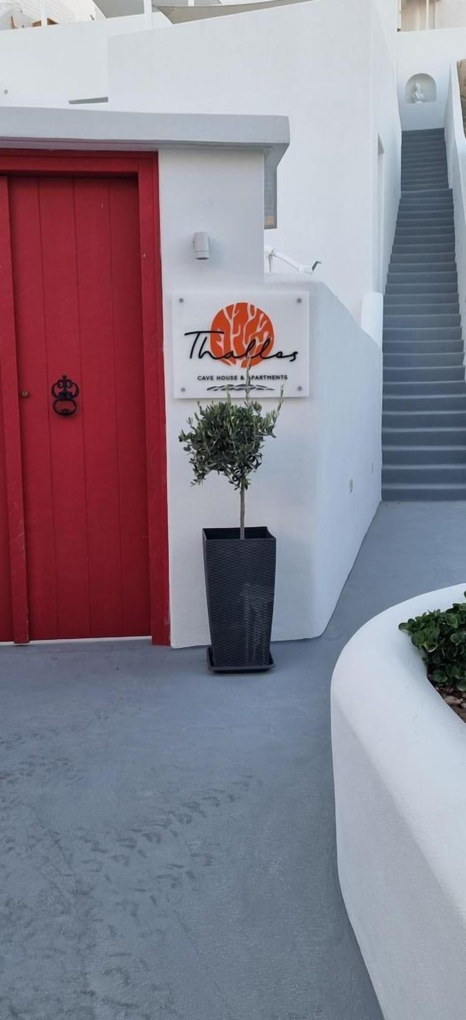 Vista Exterior Thallos Cave House and Apartments