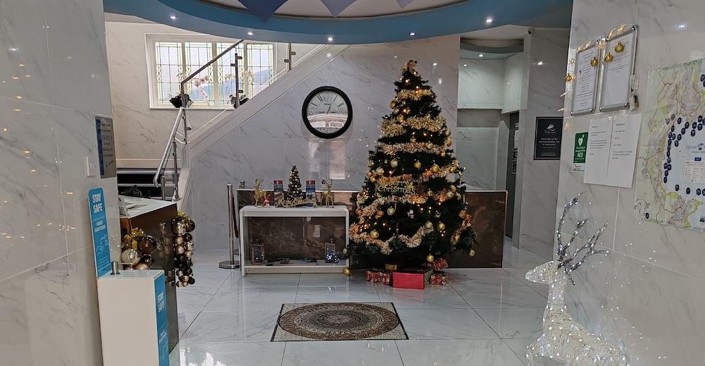 Varios Torbay Court Hotel