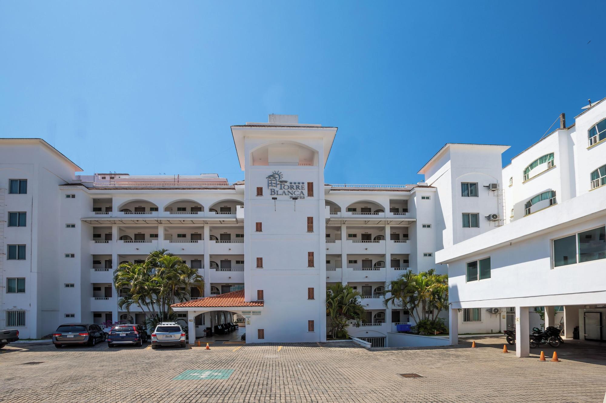 Vista Exterior Torreblanca Beach Hotel and Suites Guayabitos - Desayuno y Comida Incluido