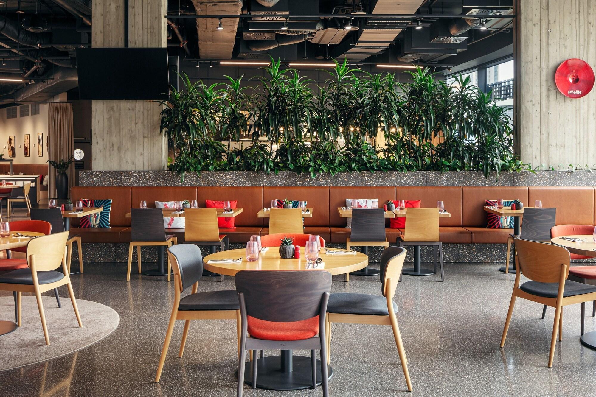 Restaurant STAGES HOTEL Prague, a Tribute Portfolio Hotel