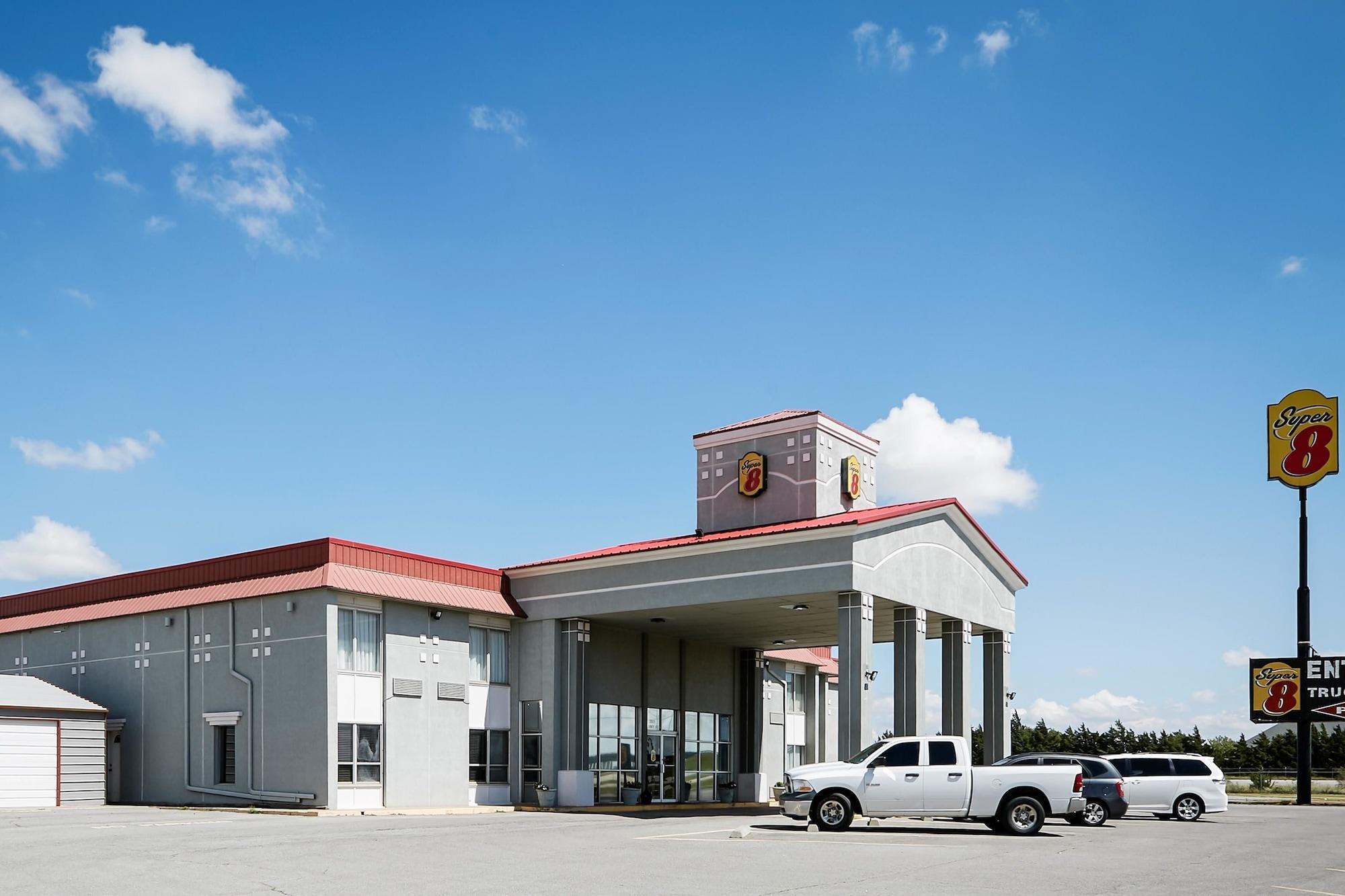 Varios Super 8 by Wyndham Elk City
