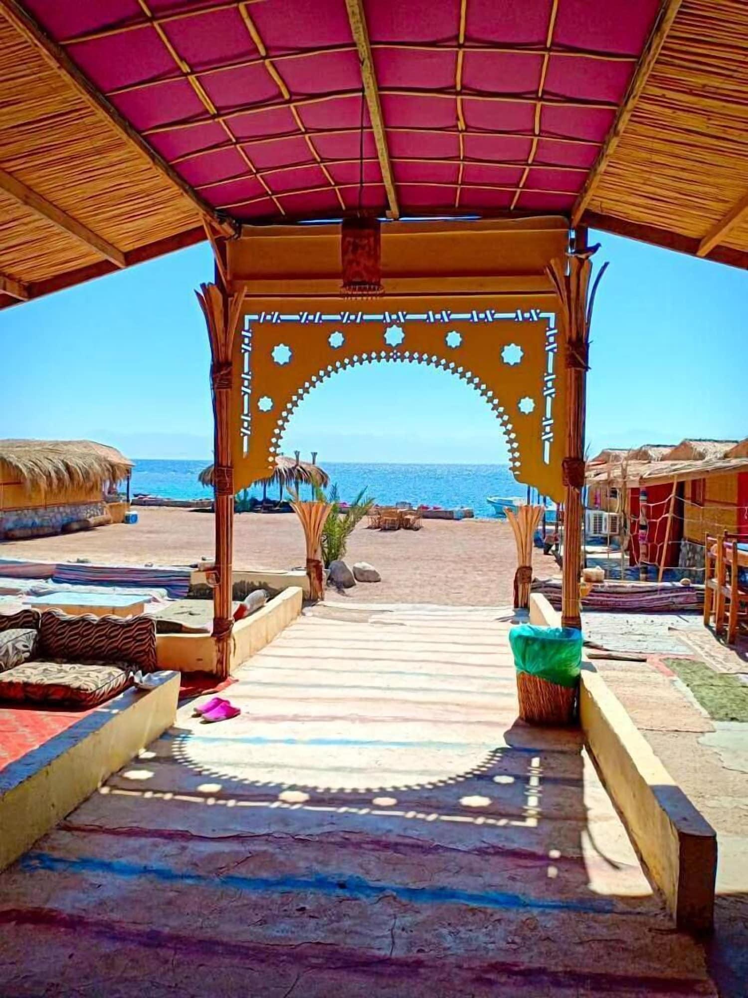 Vista Exterior Sahara Beach Camp