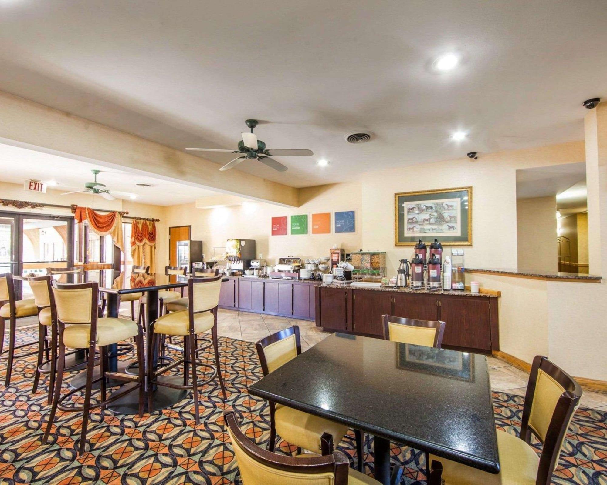Restaurant Comfort Suites London South