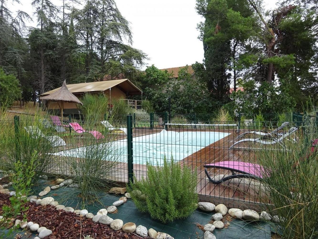 Vista Piscina Domaine du Siestou Wine Resort & Spa