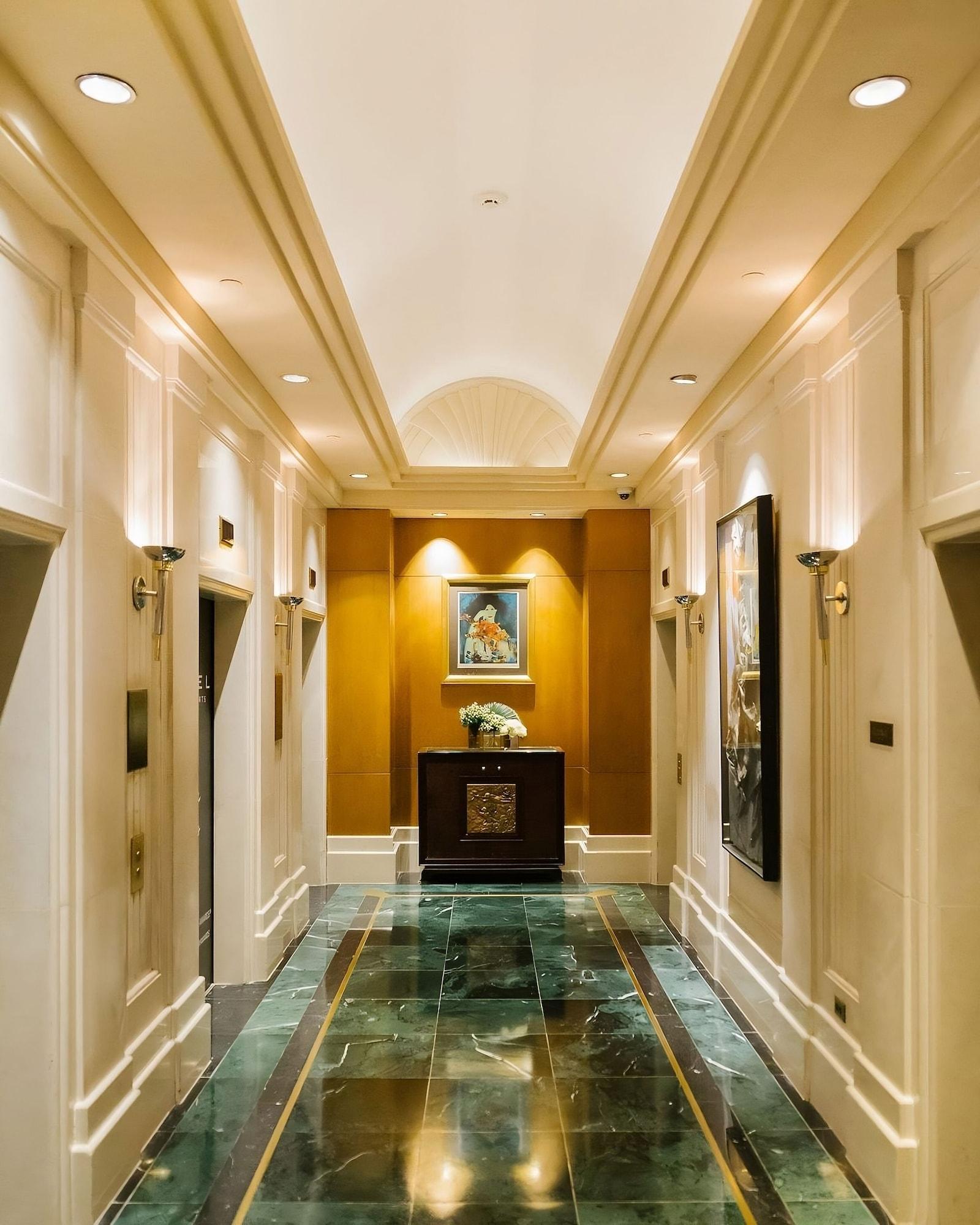 Vista Lobby Sofitel New York