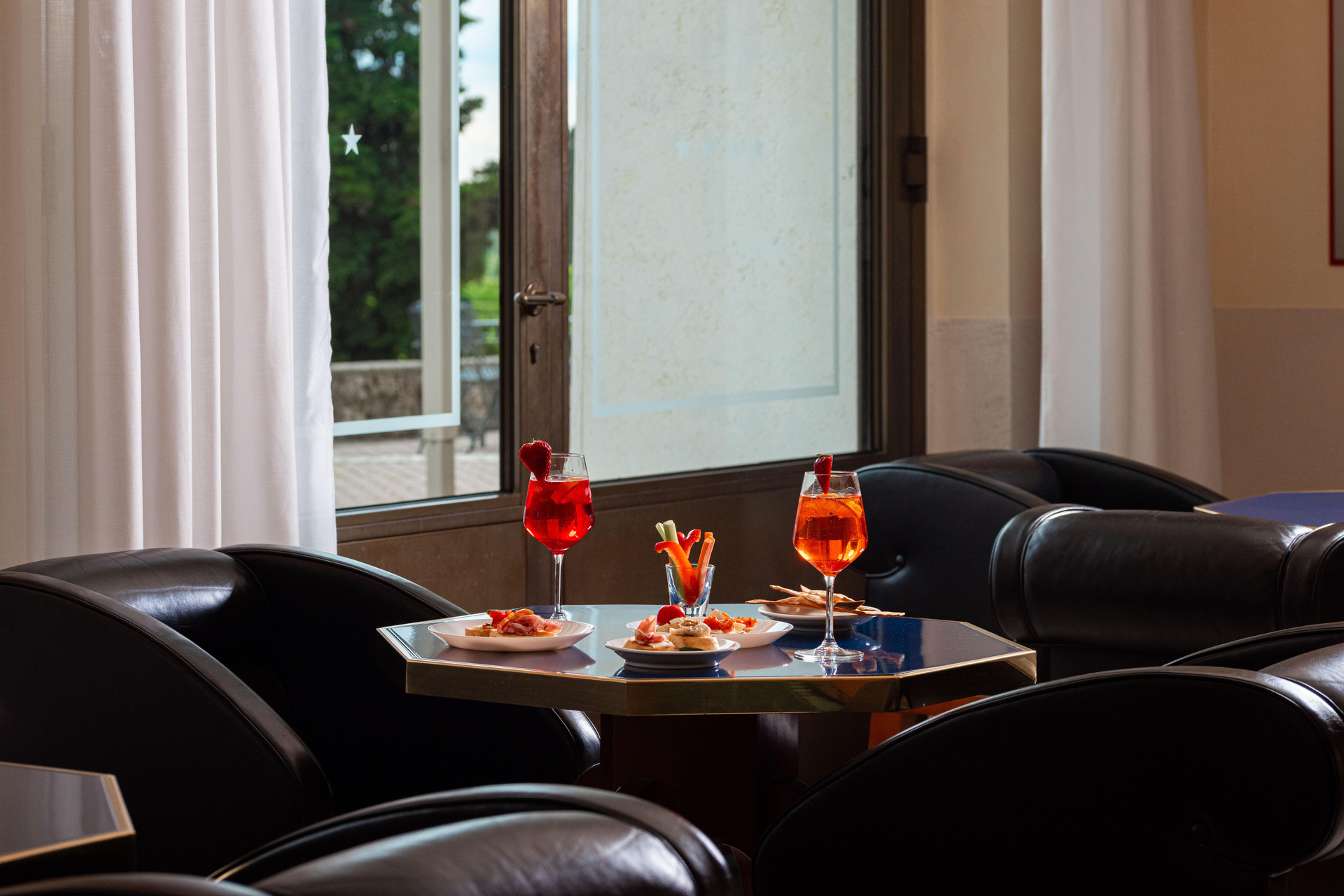 Bar/Salón PHI Hotel Astoria