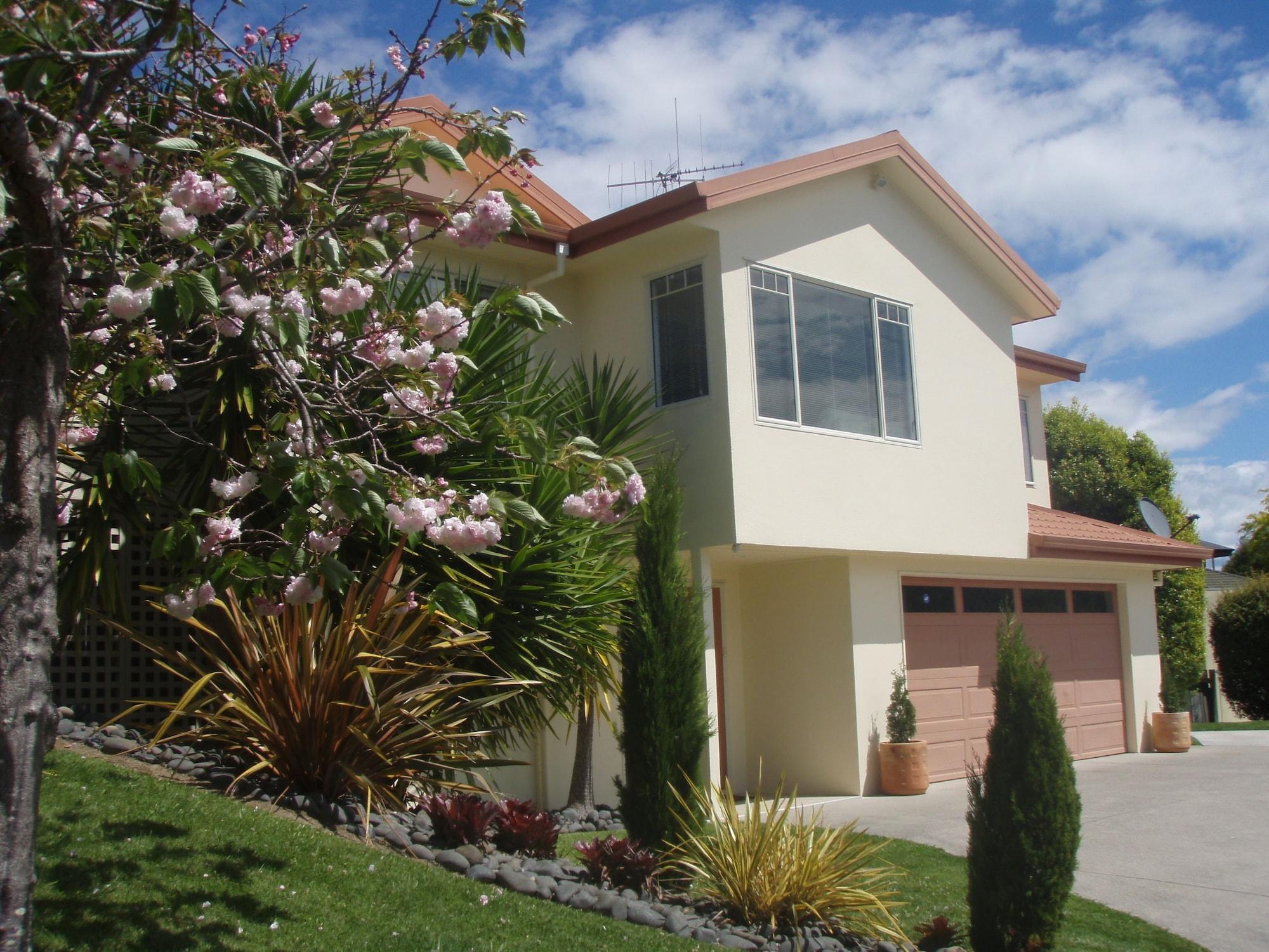 Vista Exterior Seascape Villa Bed & Breakfast