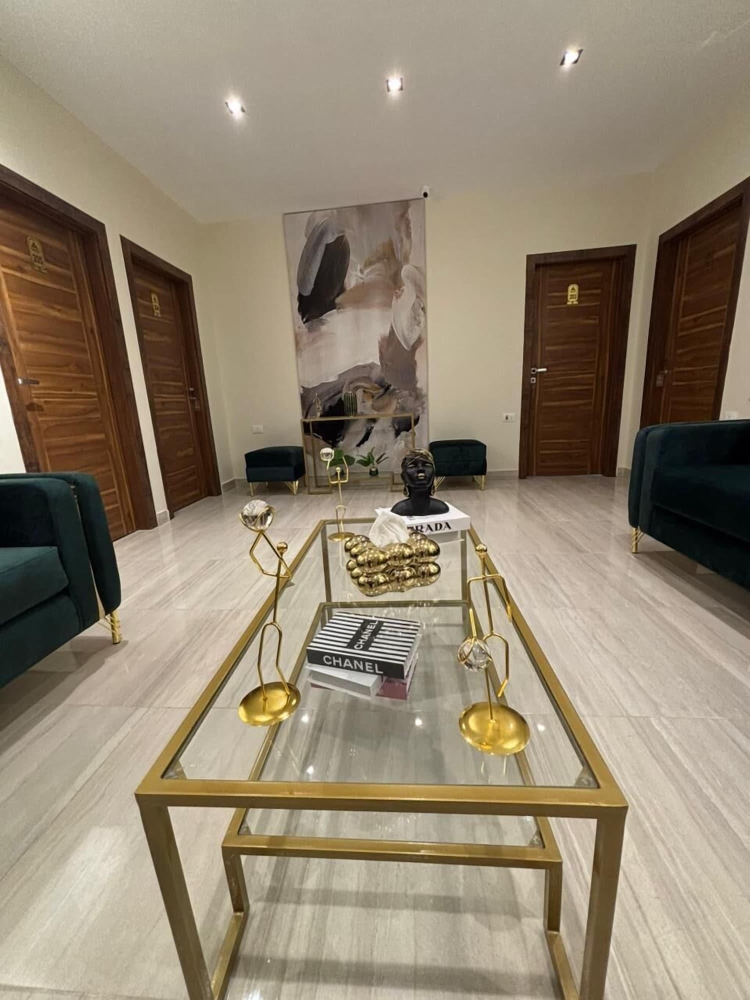 Vista Lobby SEQUOIA Pyramids View