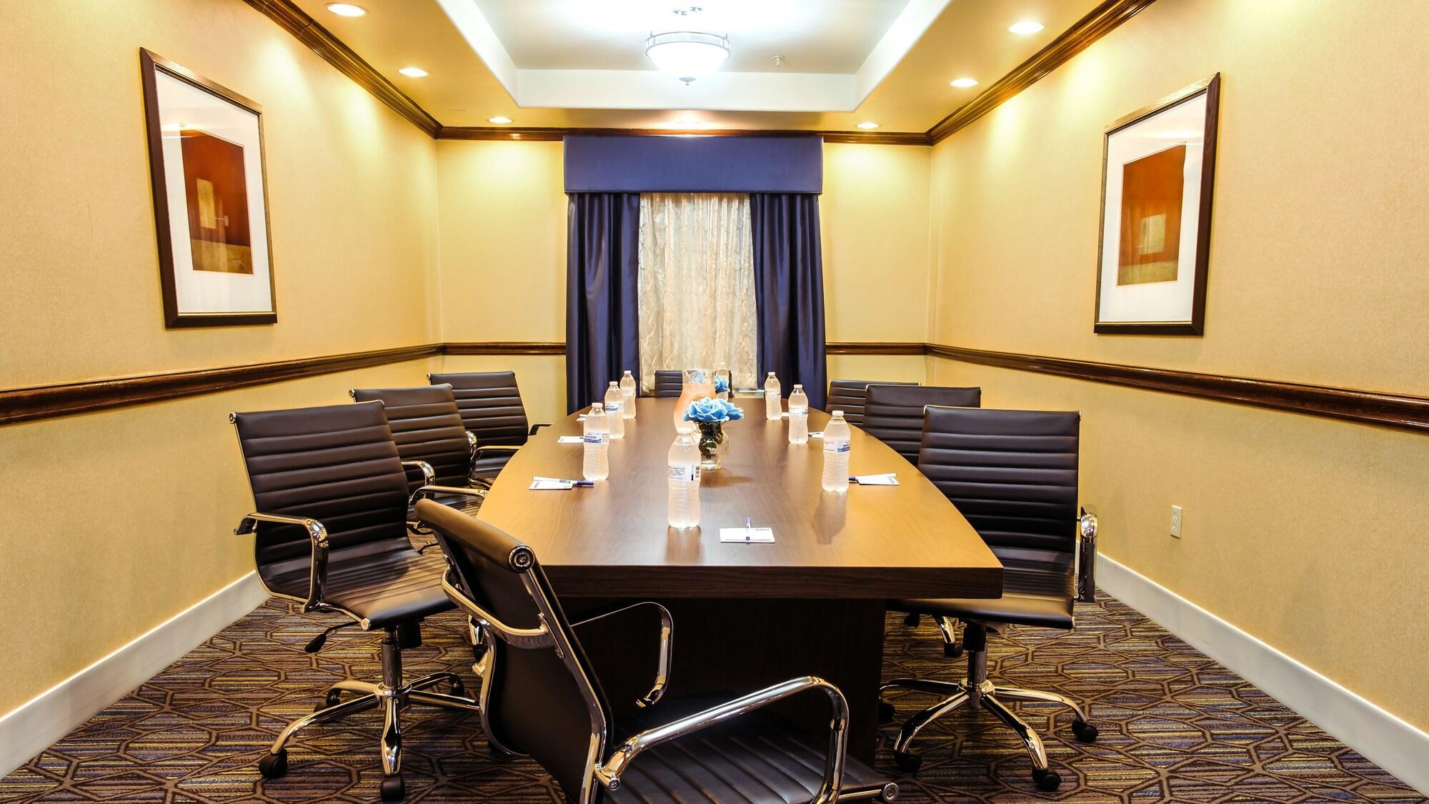 Sala de Reuniones Holiday Inn Express & Suites Waller - Prairie View by IHG
