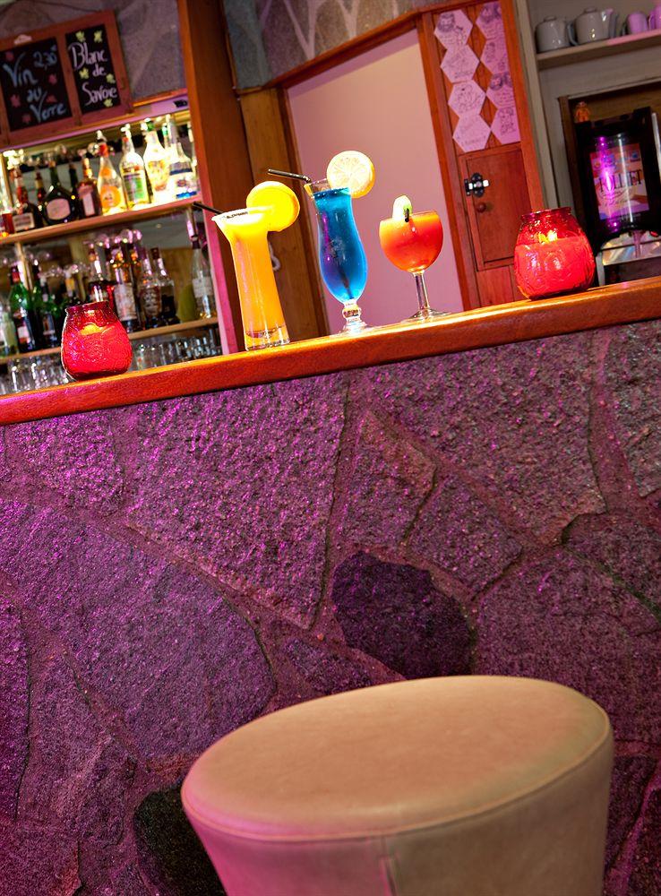 Bar/Salón VVF Les sittelles à Montalbert