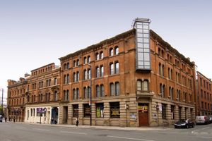 Alojamiento - Premier Inn Manchester Portland St