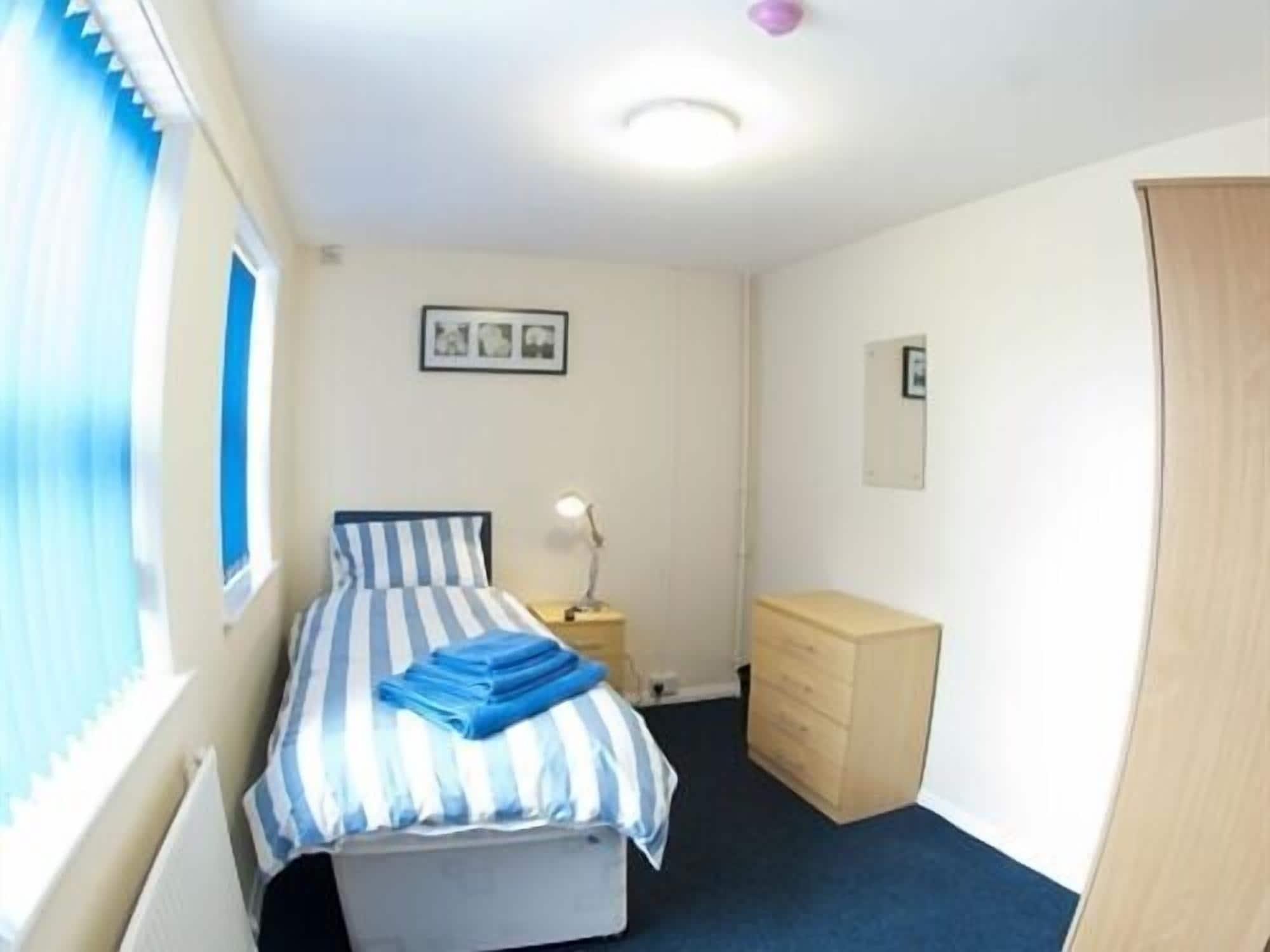Varios Liverpool Gateway Inn
