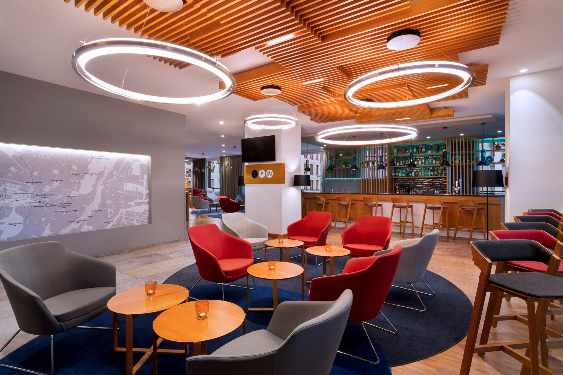 Vista Lobby Holiday Inn Express Munich City West by IHG