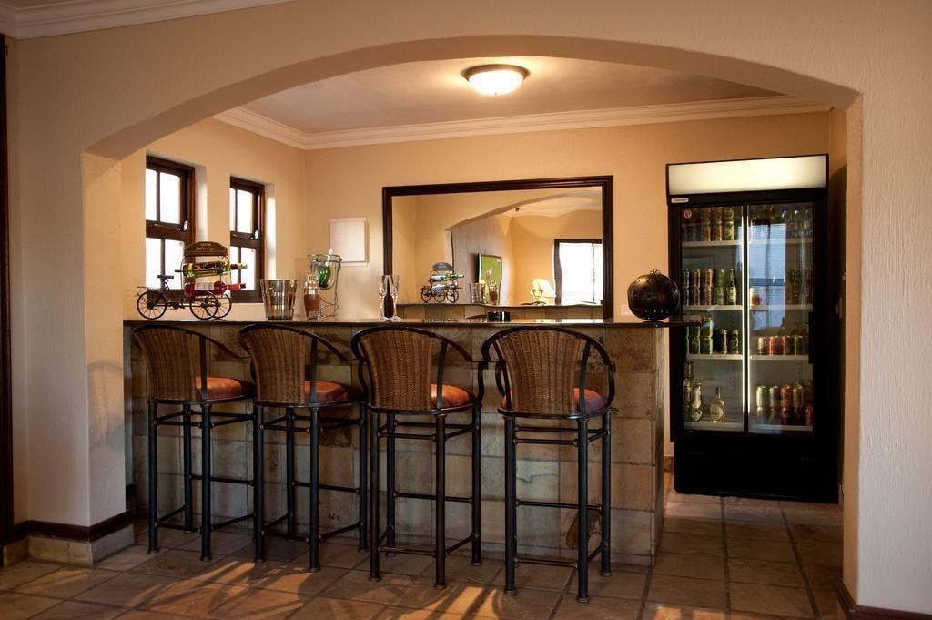 Bar/Salón Rise and Shine Lodge