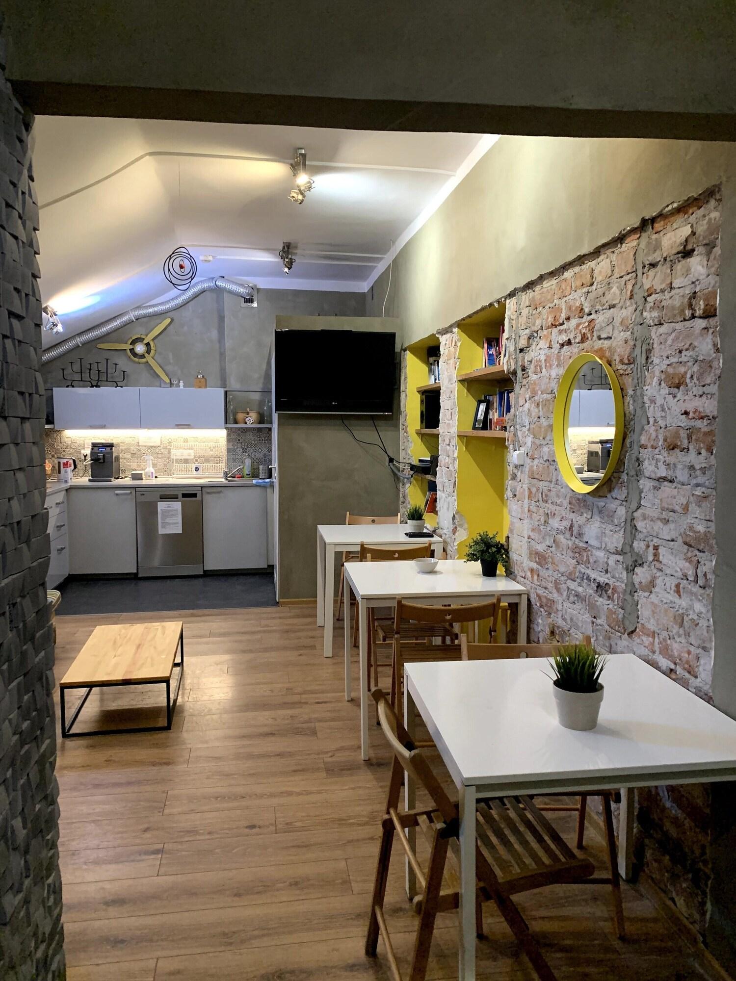 Varios New Word St. Hostel