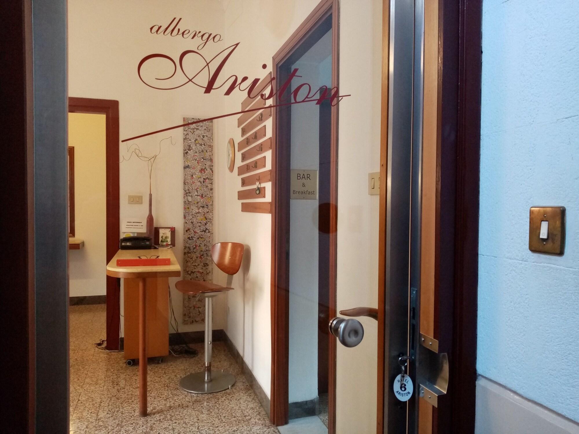 Vista Lobby Ariston