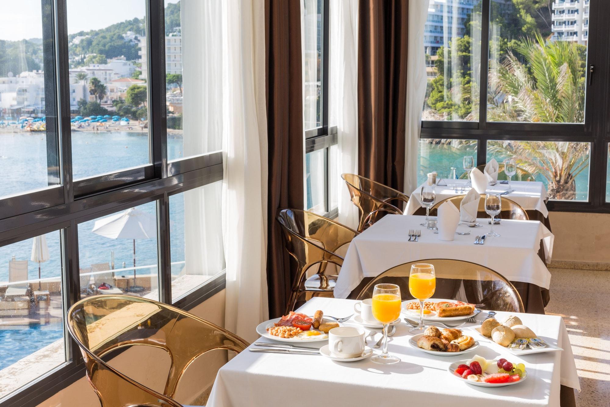 Restaurant Palladium Hotel Cala Llonga - Adults Only
