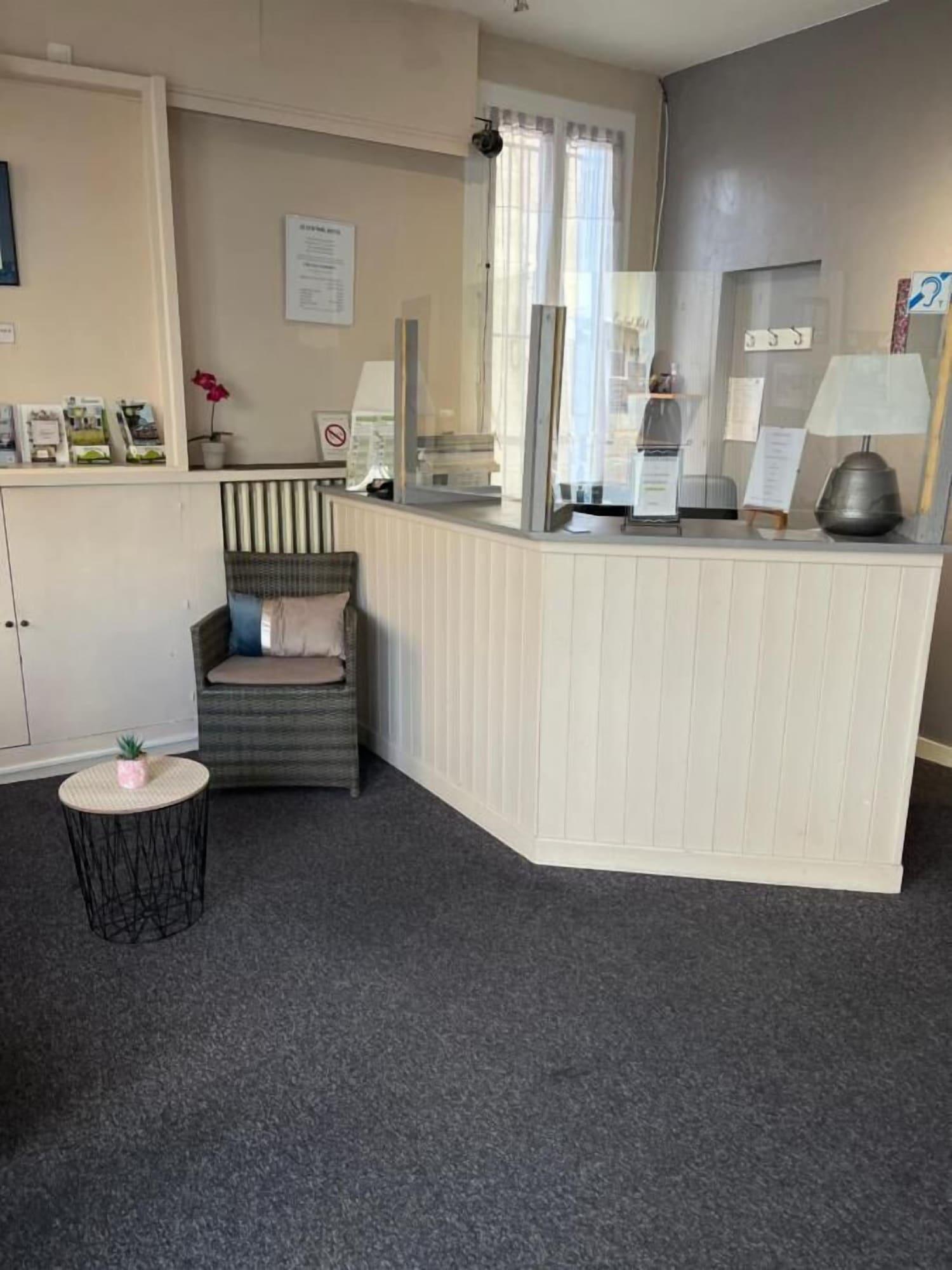 Vista Lobby Le Central Hôtel