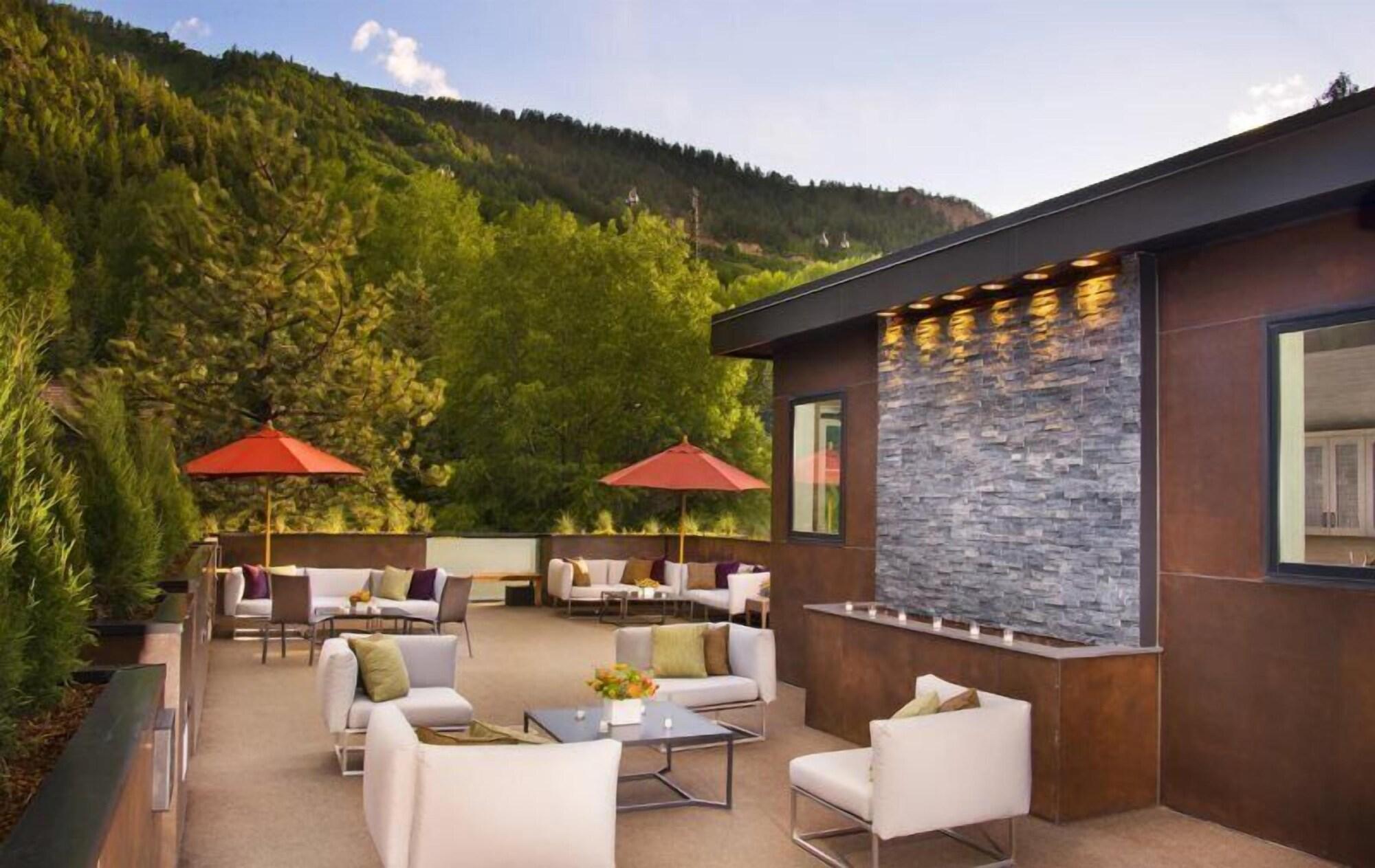Varios Luxury 2 Bedroom Downtown Aspen Vacation Rental With Access to a Heated Pool, Hot Tubs, Game Room and Spa