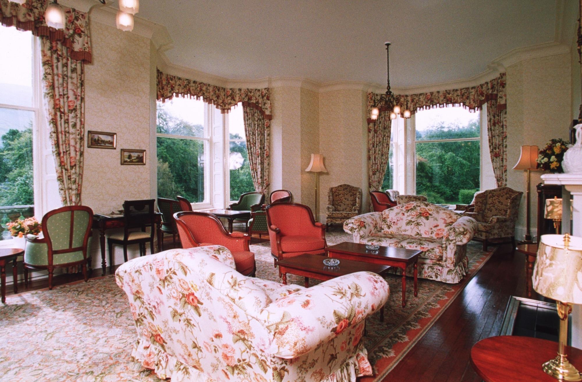 Vista Lobby Glengarry Castle Hotel