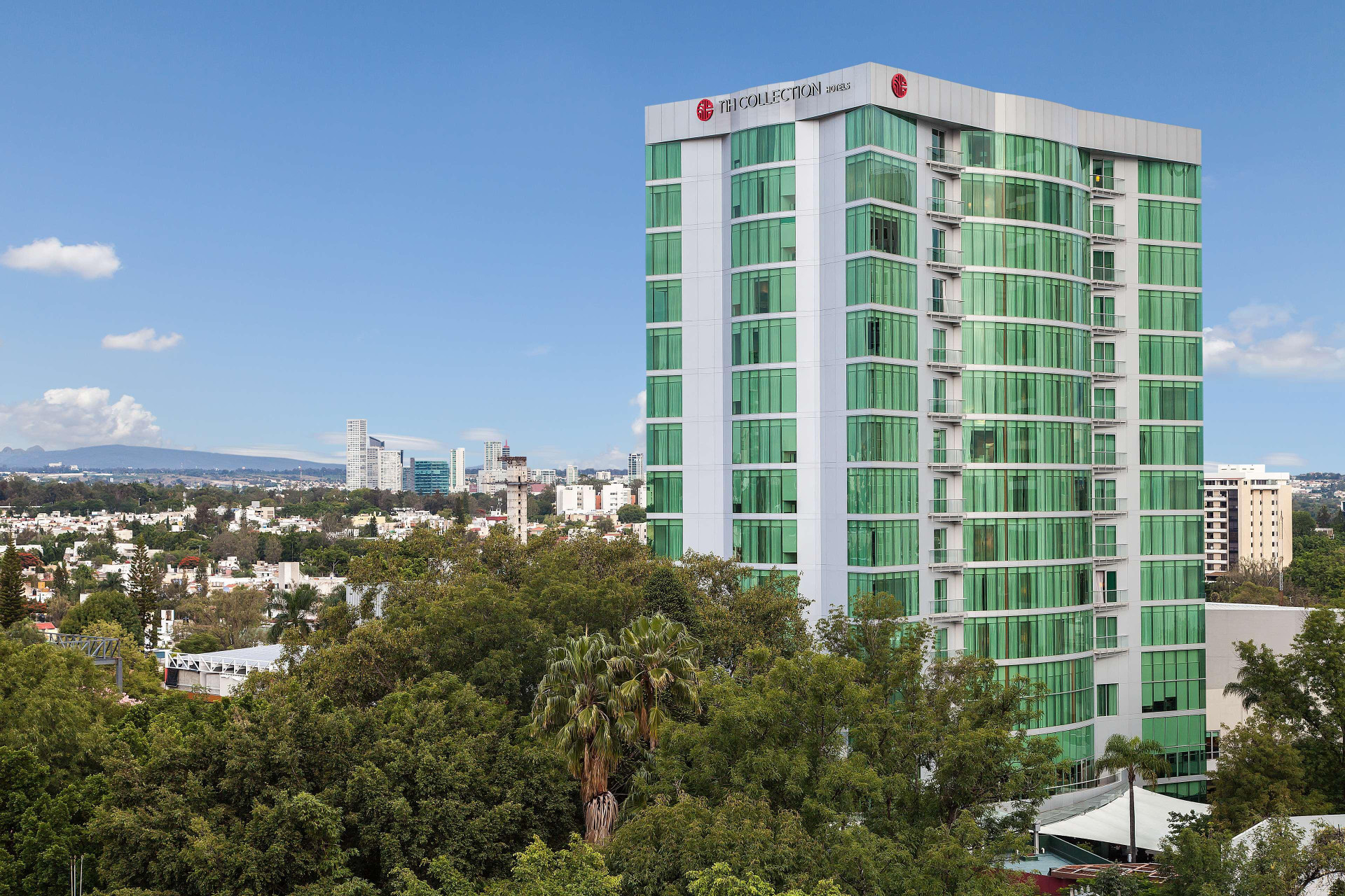 Vista Exterior NH Collection Guadalajara Providencia