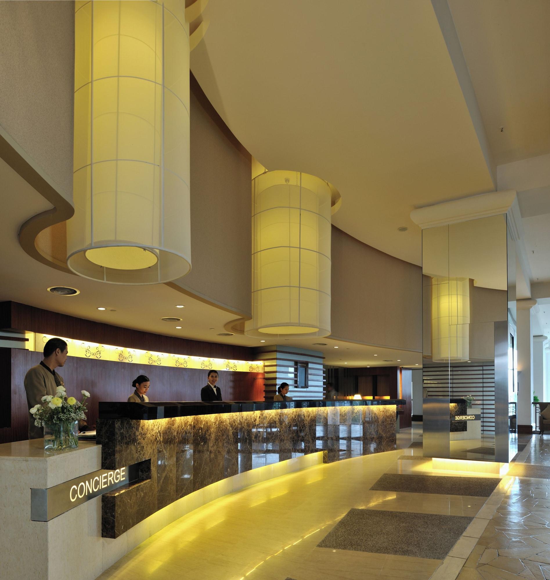 Vista Lobby Bangi Resort Hotel