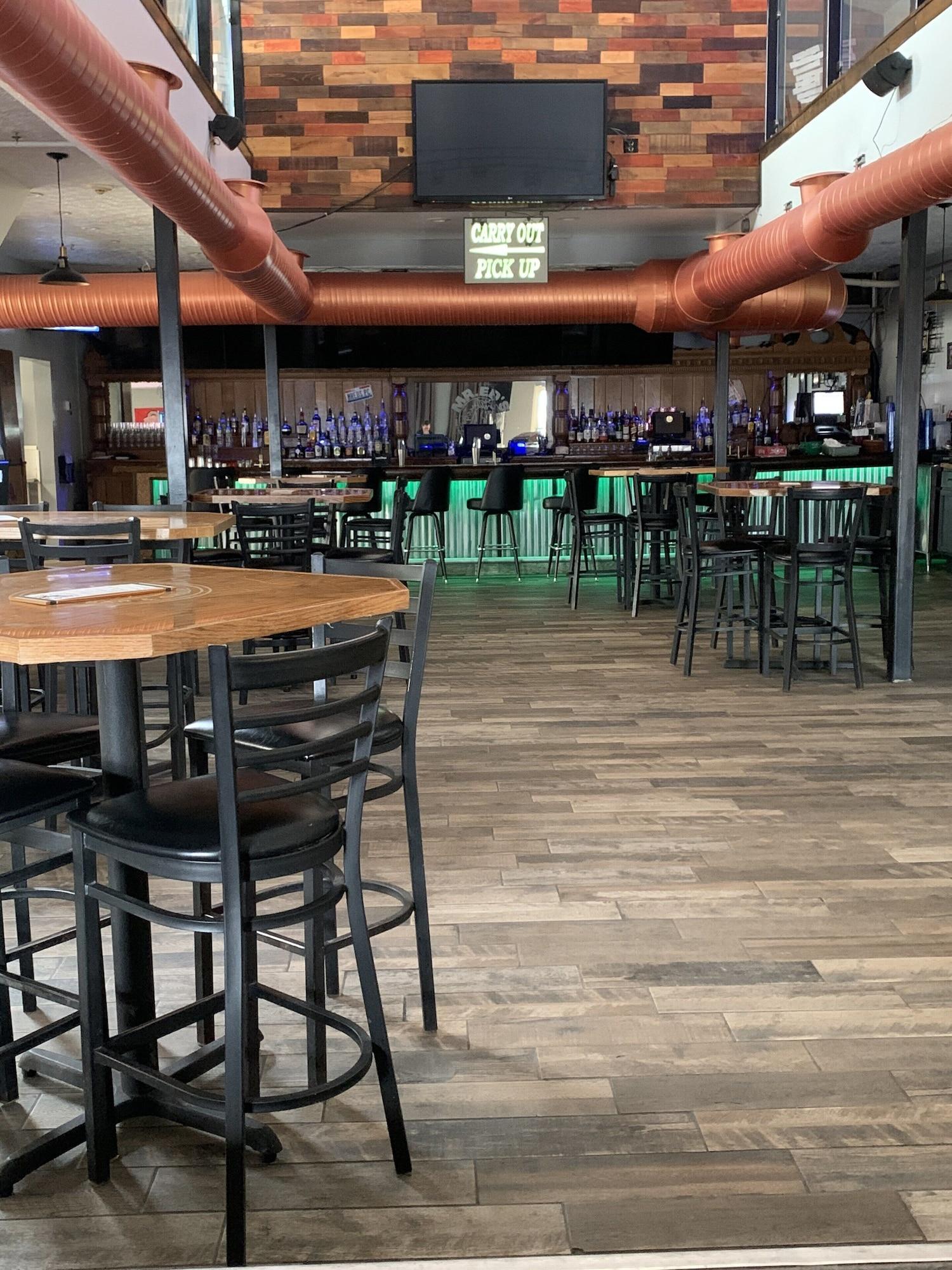 Restaurant Commodore Perry Inn and Suites