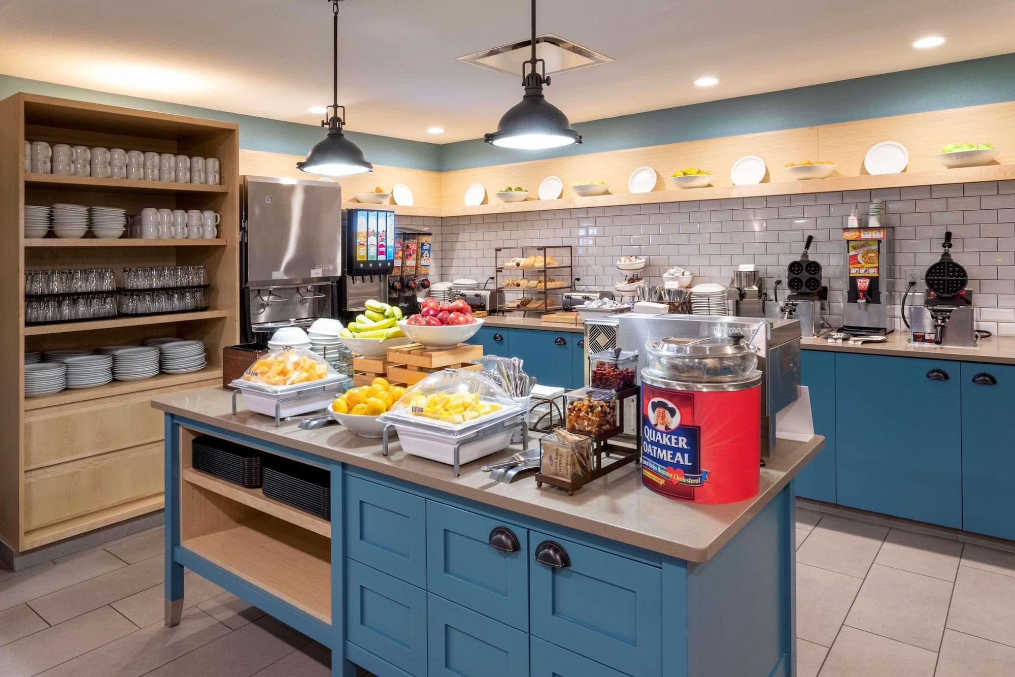 Restaurant Country Inn & Suites by Radisson, Fargo, ND
