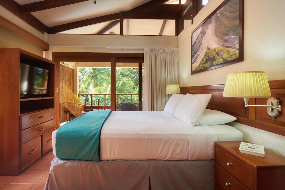 Habitación The Coast Beachfront Hotel