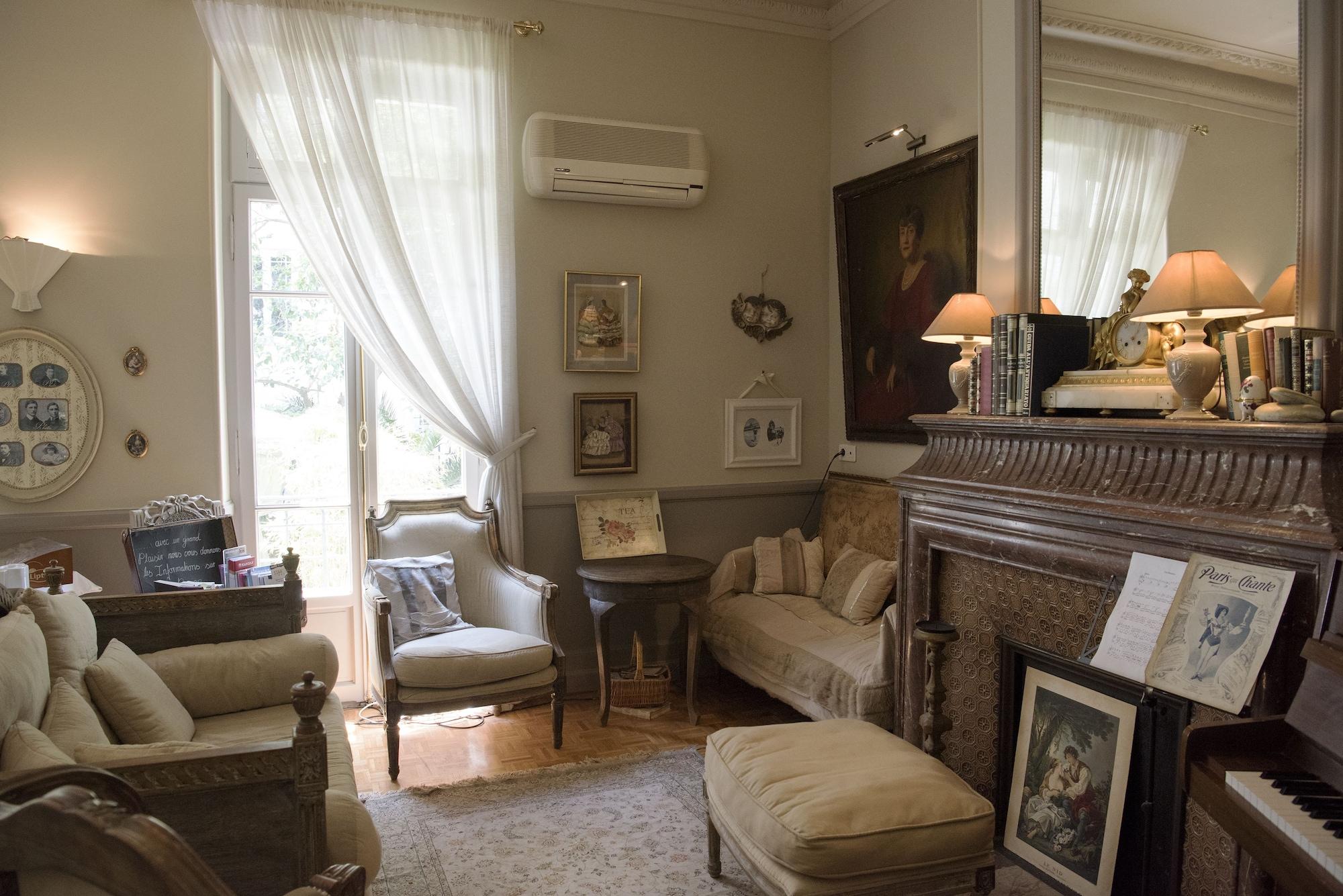 Vista Lobby Villa Rivoli