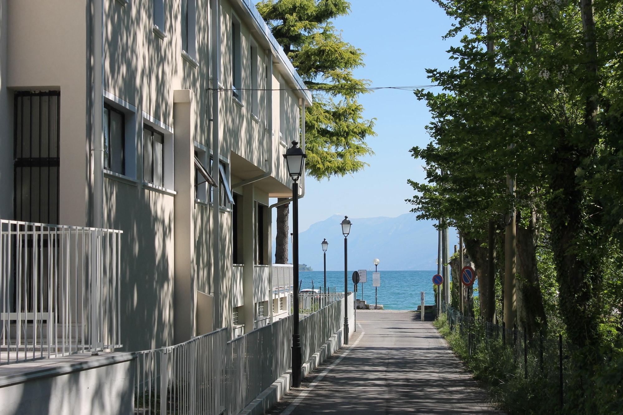 Vista Exterior Lake Garda Beach Hostel