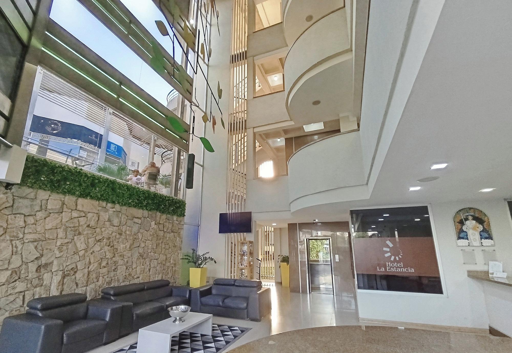 Vista Lobby Hotel La Estancia