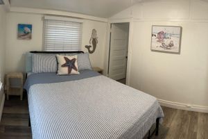 Alquiler Vacacional - Bayside Cottage - Steps from the Bay and Ocean with AC