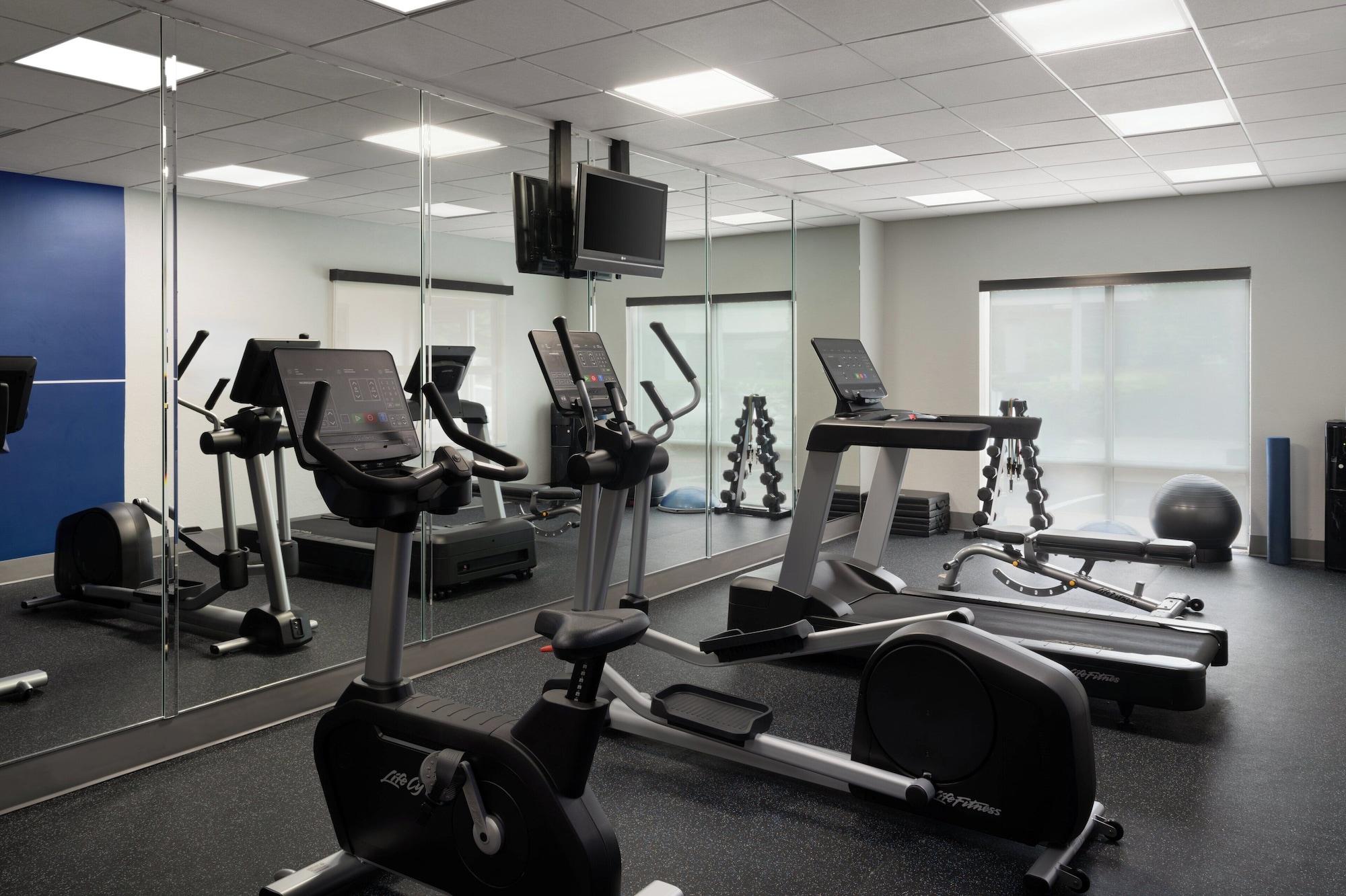 Gimnasio Holiday Inn Express & Suites Chaffee-Jacksonville West by IHG