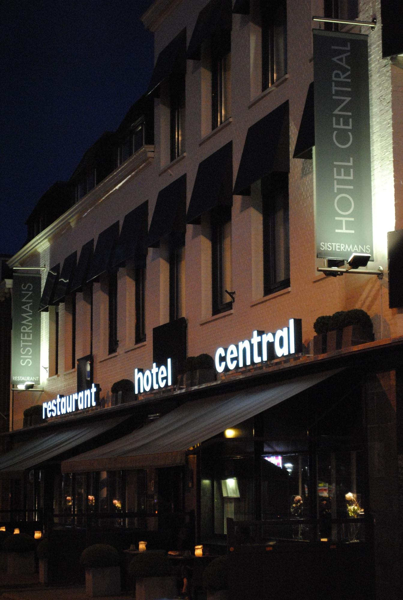 Vista Exterior Hotel Central Restaurant Sistermans