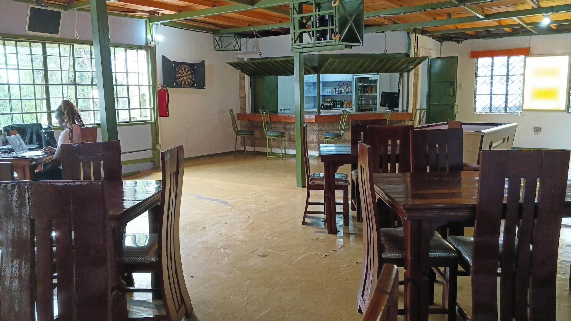 Bar/Salón Sadili Oval B & B