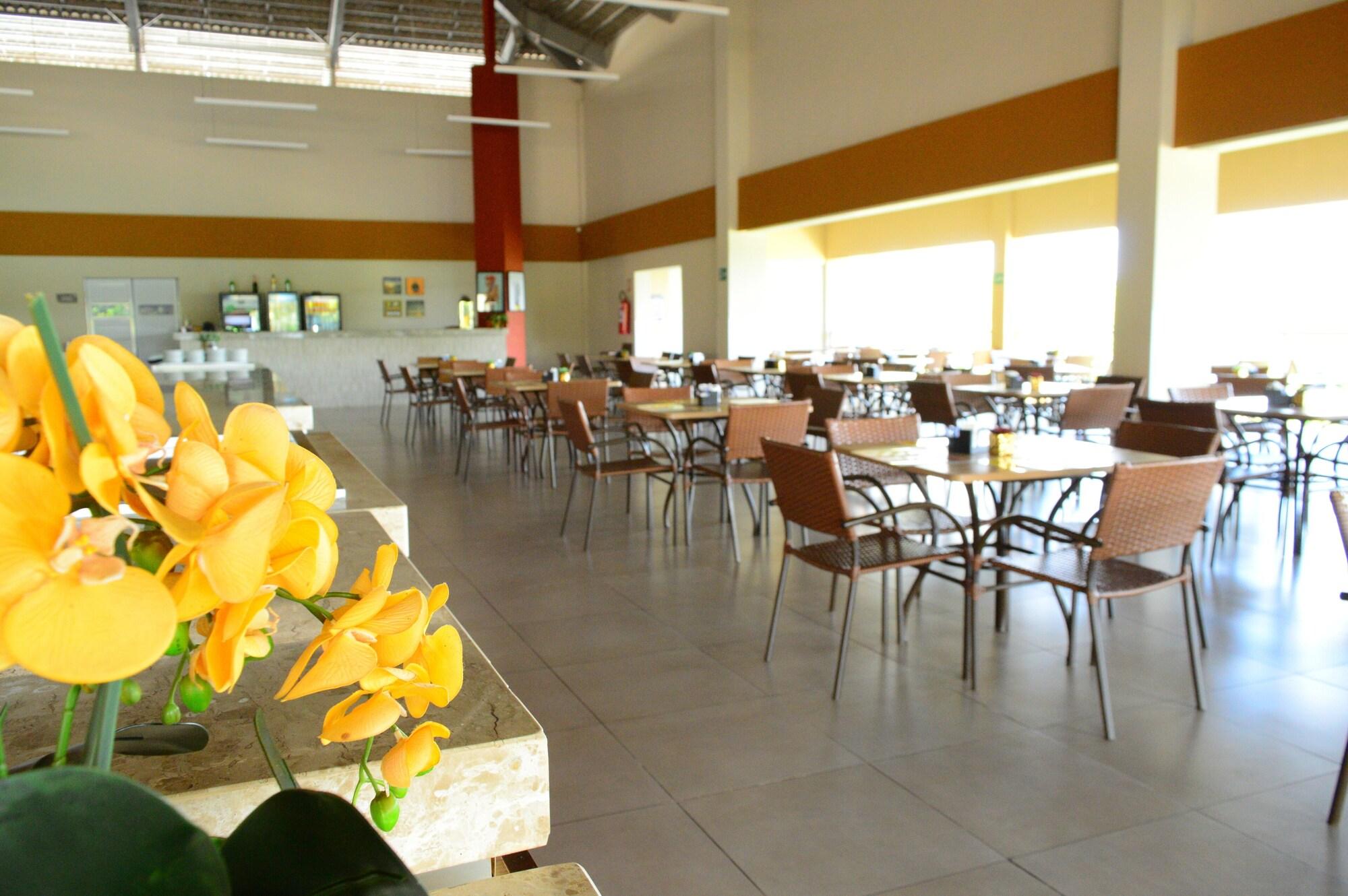 Restaurant ILHAS DO LAGO ECO RESORT - ACHEI FÉRIAS
