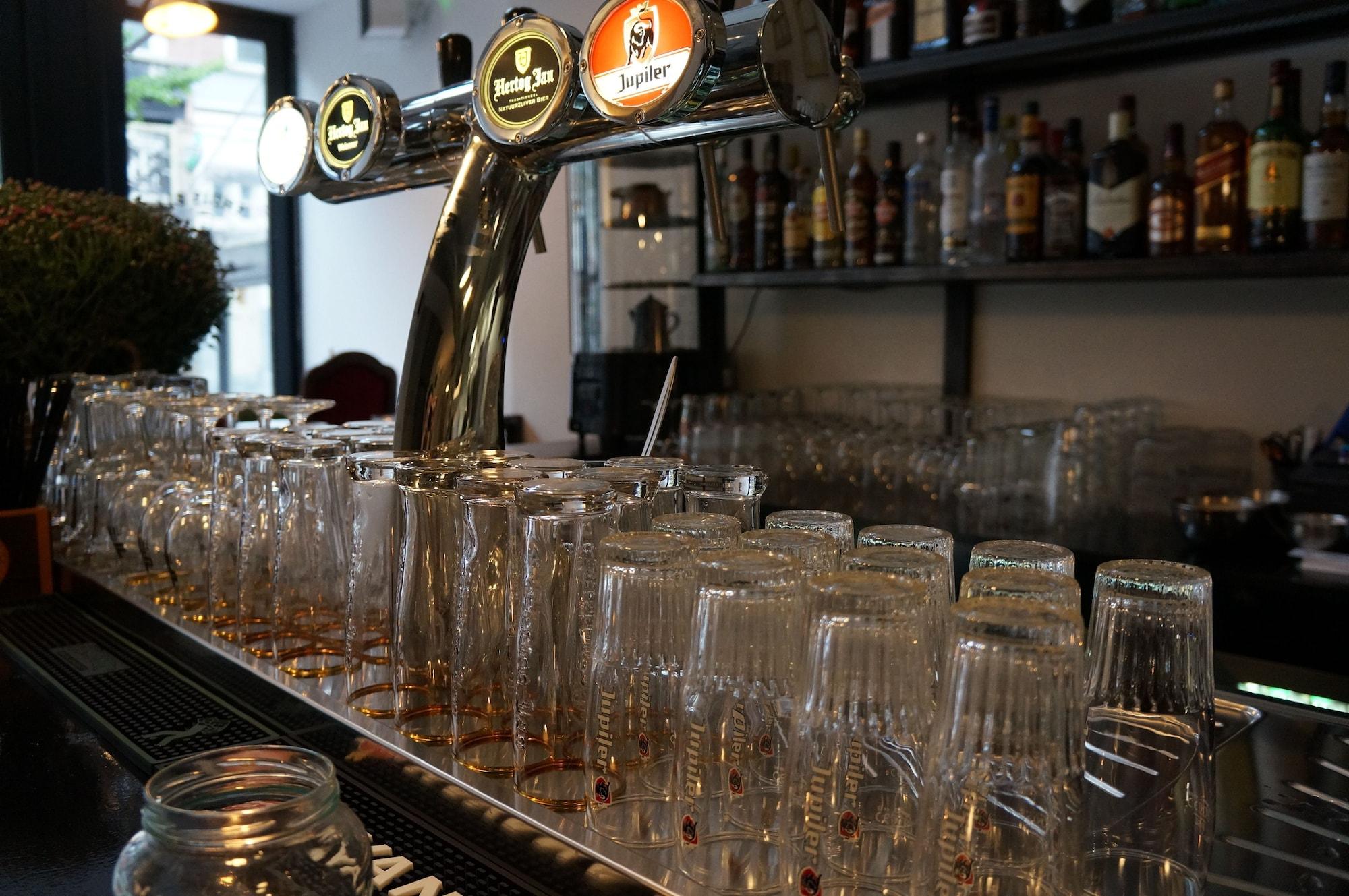 Bar/Salón Thuis bij Schell