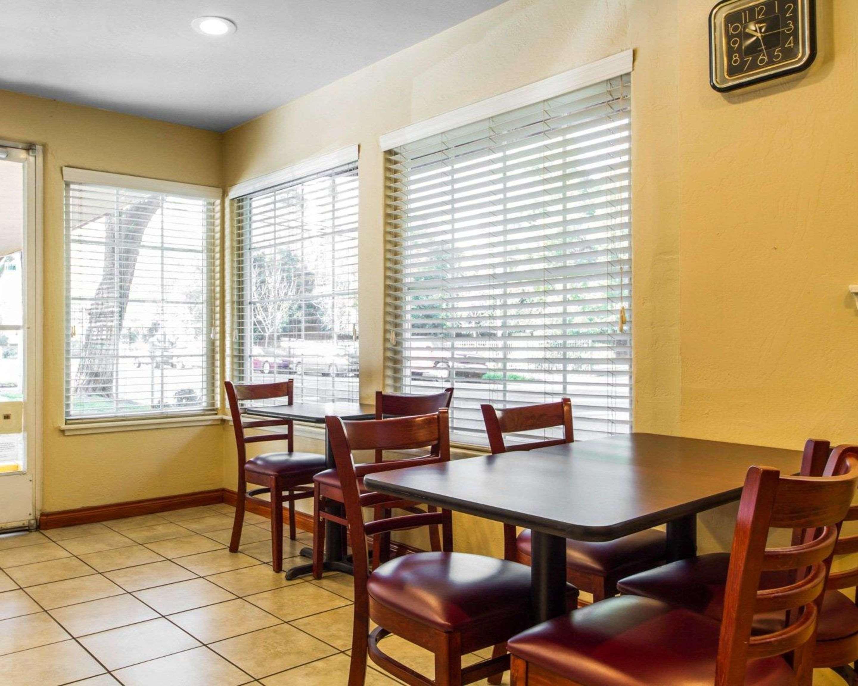 Restaurant Econo Lodge Sacramento Convention Center