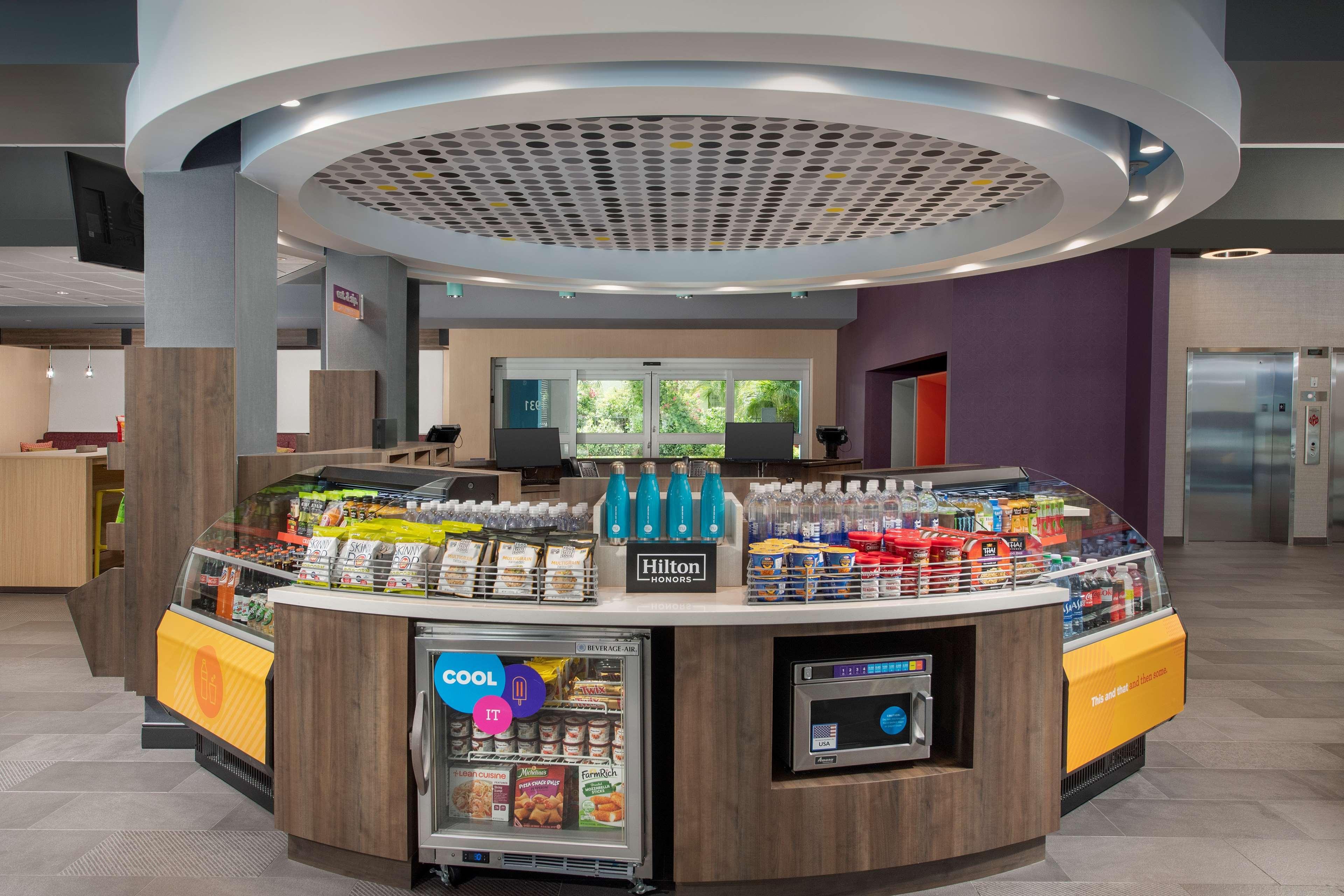 Restaurant Tru by Hilton Miami West Brickell