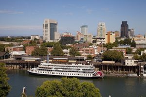 Alojamiento - Delta King Hotel