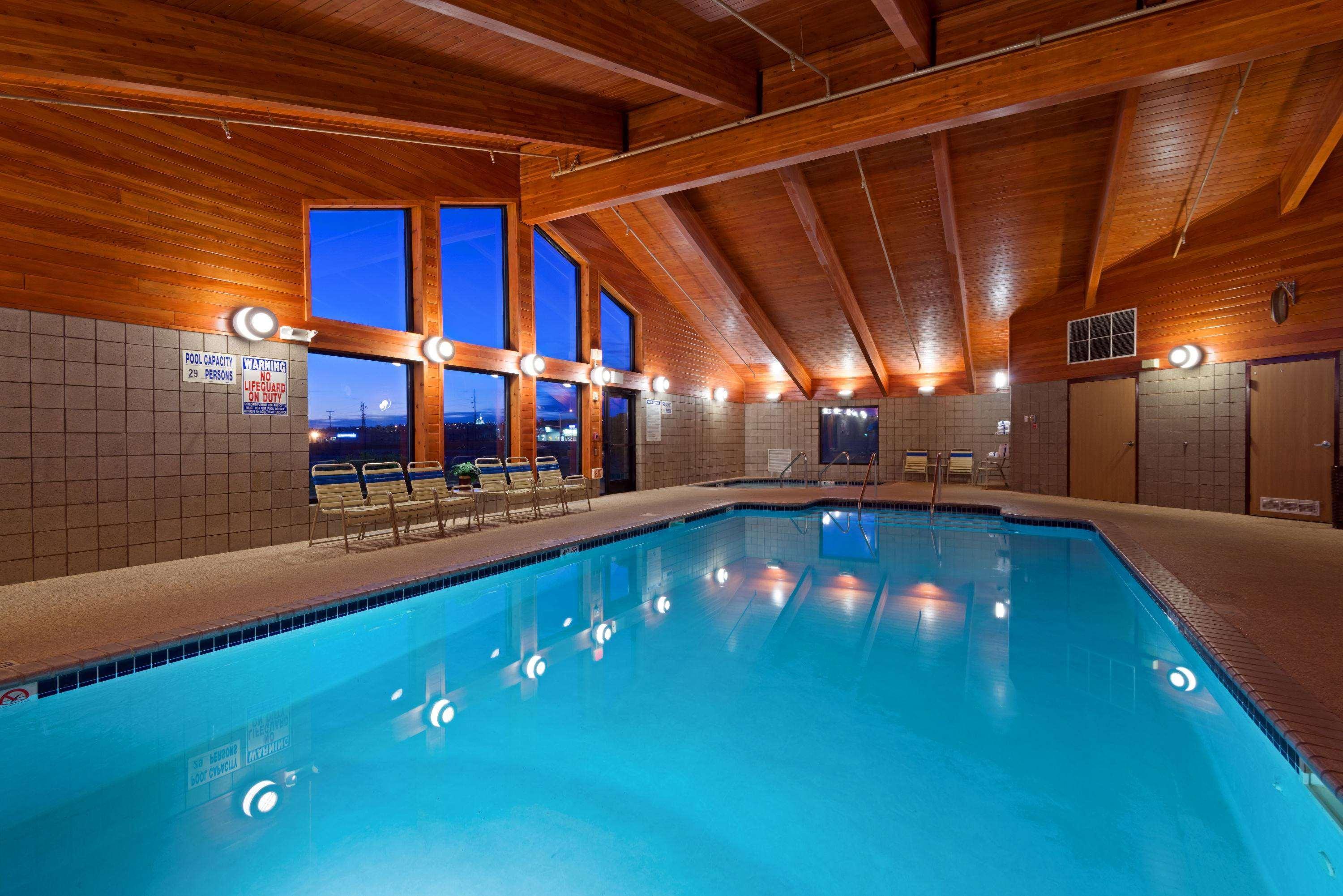 Vista Piscina Americinn By Wyndham Rexburg Byui