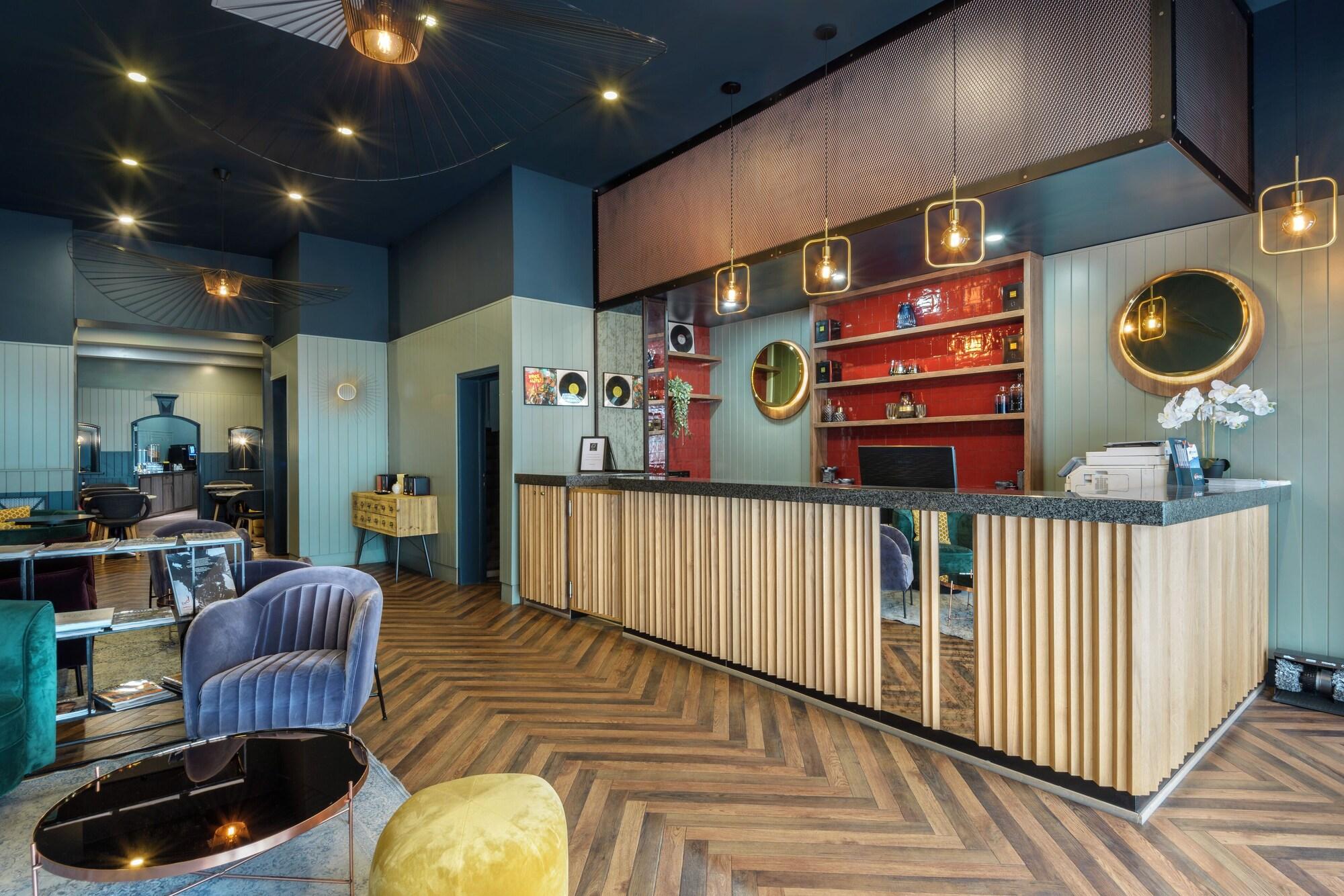 Varios Dansaert Hotel