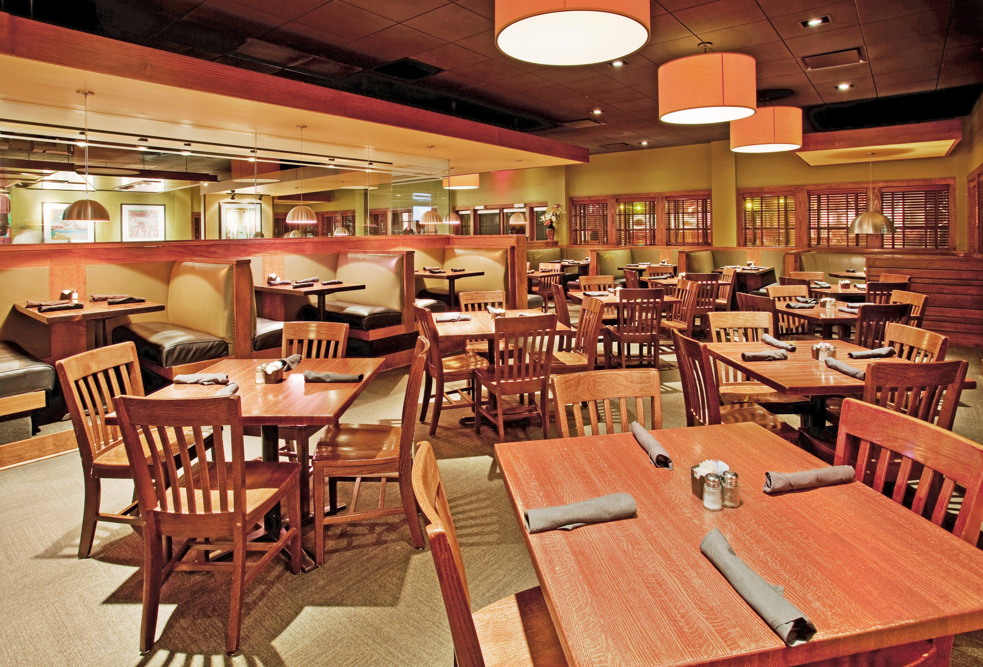 Restaurant Holiday Inn Manhattan at the Campus by IHG