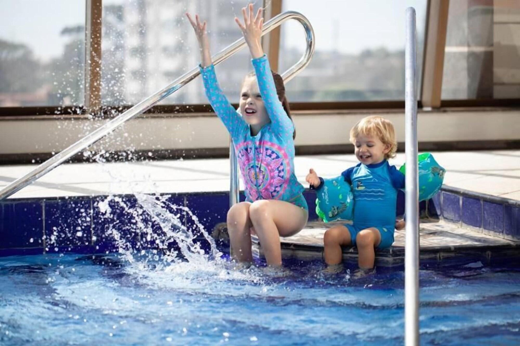 Vista Piscina Hotel Executive Arapongas